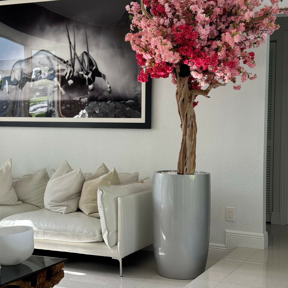Lissabon-Vase in glänzendem Silber mit personalisierter dreifarbiger rosa Kirschblüte