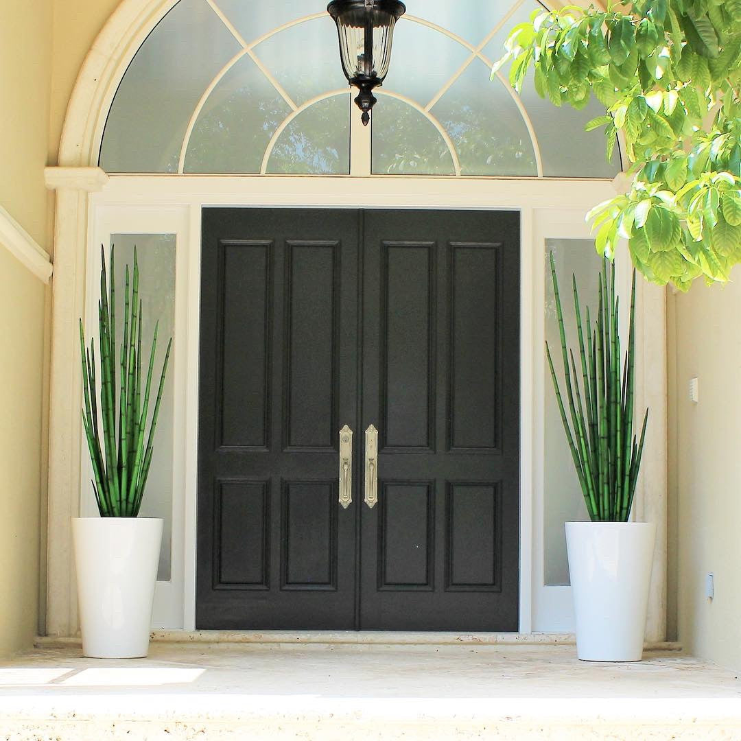 Schlangengras (63″) mit Belle M Planter