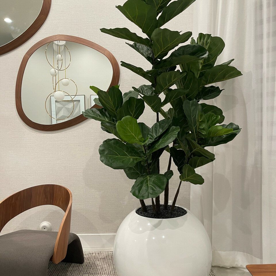 30 Zoll weiße Globusvase mit Geige
