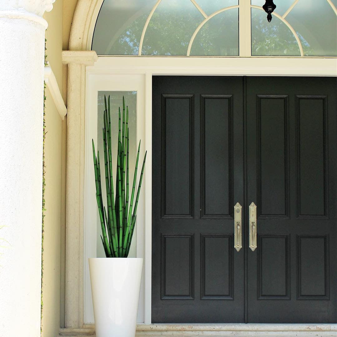 Schlangengras (63″) mit Belle M Planter