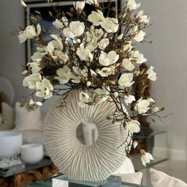 Große Eternity-Vase mit Magnolien und Treibholz