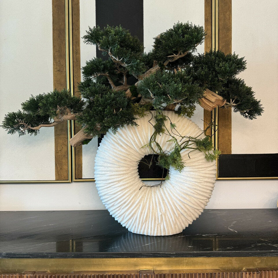 Große Ewigkeitsvase mit hängendem Bonsai und Treibholz