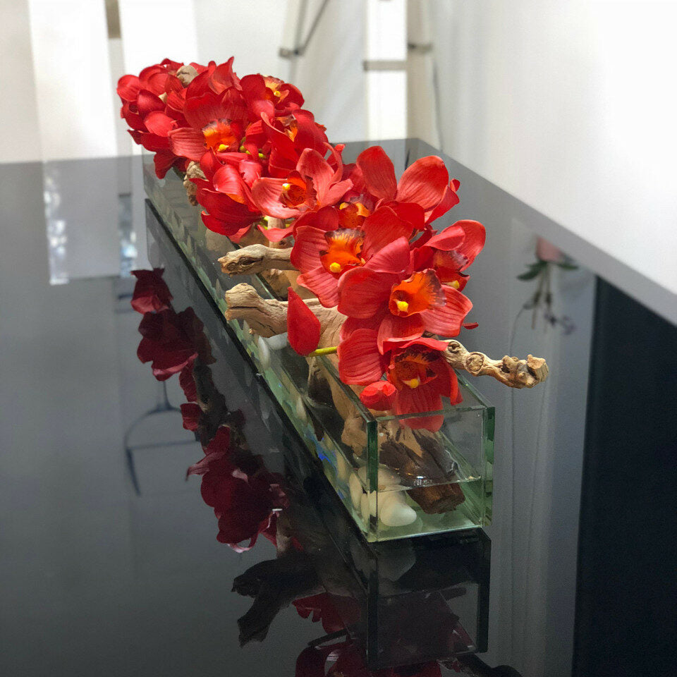 Modern Home 48" Glaspflanzgefäß mit roten Cymbidien